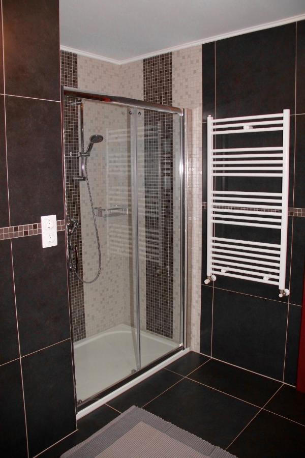 Simon Vendeghaz Balatongyoeroek Apartment Bagian luar foto