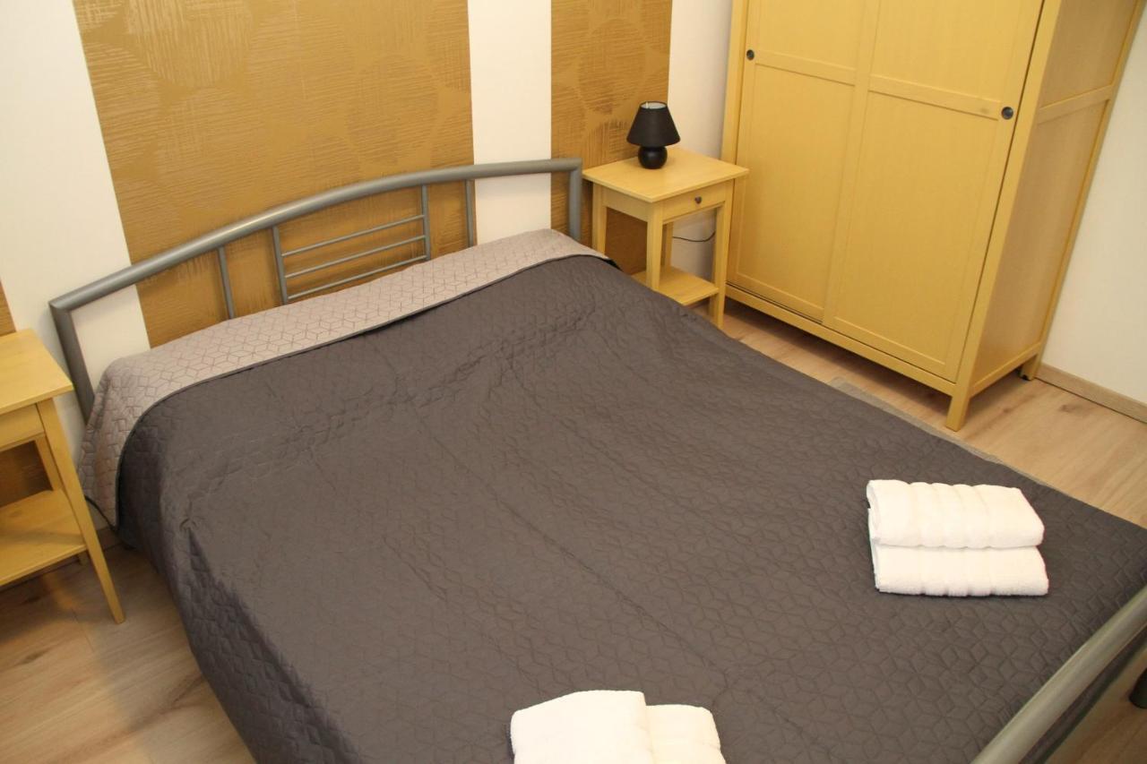 Simon Vendeghaz Balatongyoeroek Apartment Bagian luar foto