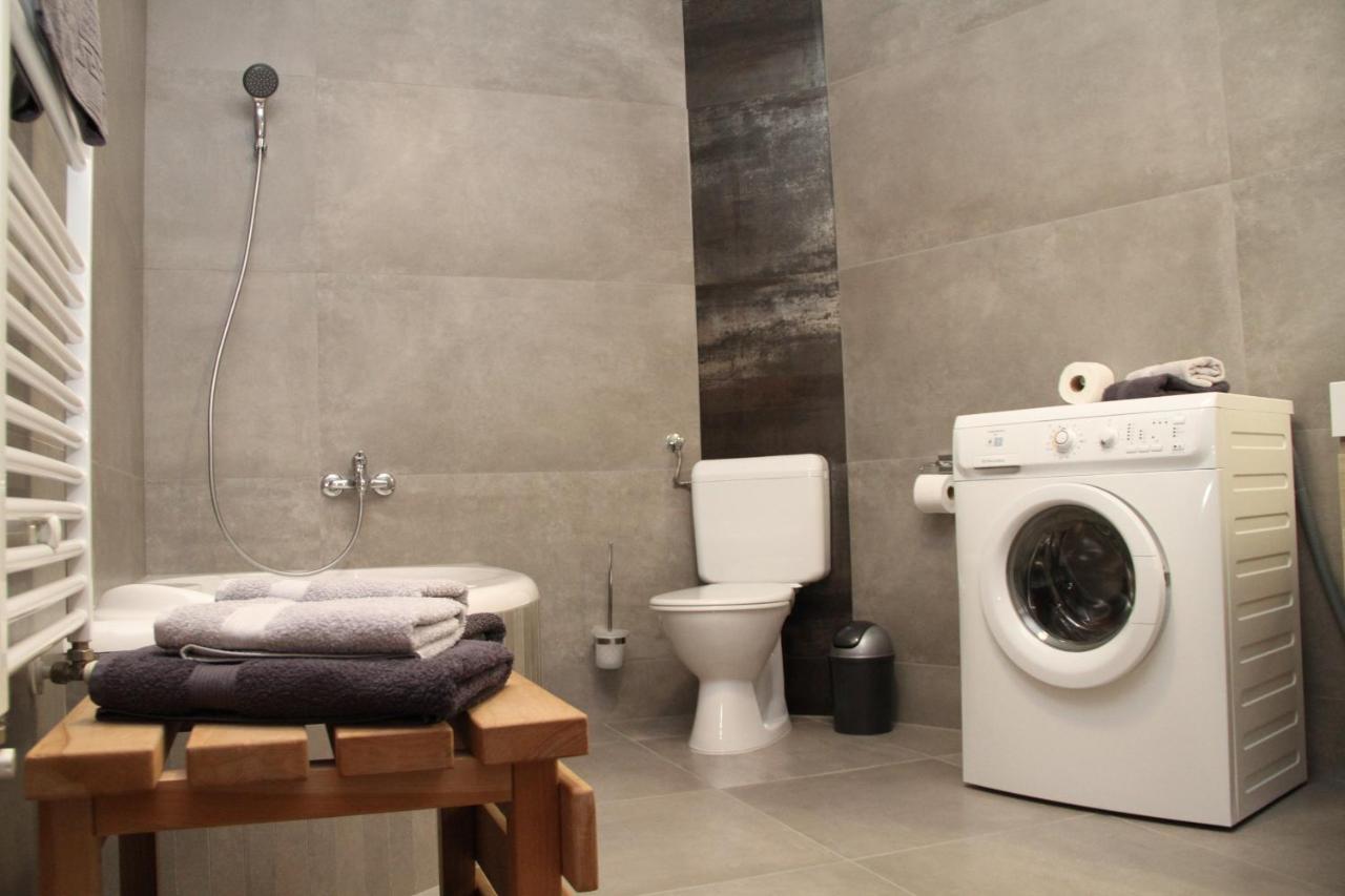 Simon Vendeghaz Balatongyoeroek Apartment Bagian luar foto