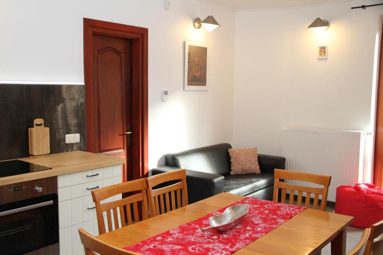 Simon Vendeghaz Balatongyoeroek Apartment Bagian luar foto