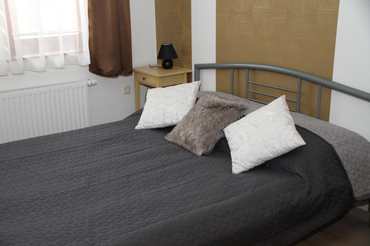 Simon Vendeghaz Balatongyoeroek Apartment Bagian luar foto